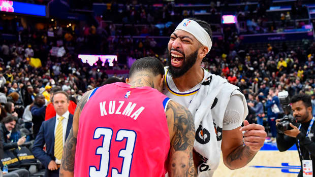 anthony davis kyle kuzma 12-4-22